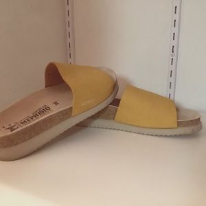 Mephisto “Hanik ” mule sandal, sz 38, yellow nubuck